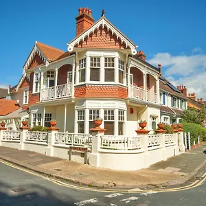 pittodrie-guest-house-room-2.brighton-hotels-england.com/